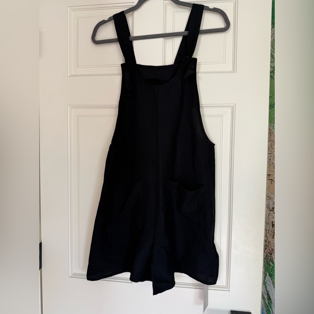 sleepless, short jumpsuit romper with pockets. NWT